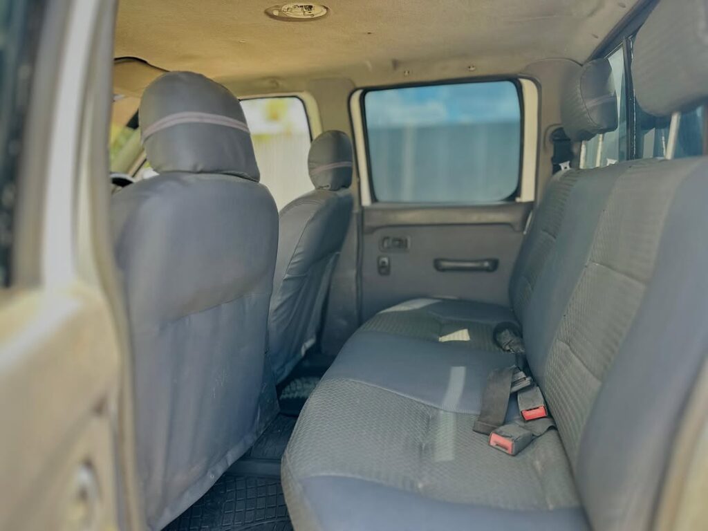 Magari Used Nissan Pickup 2005 Dar es Salaam Tanzania
