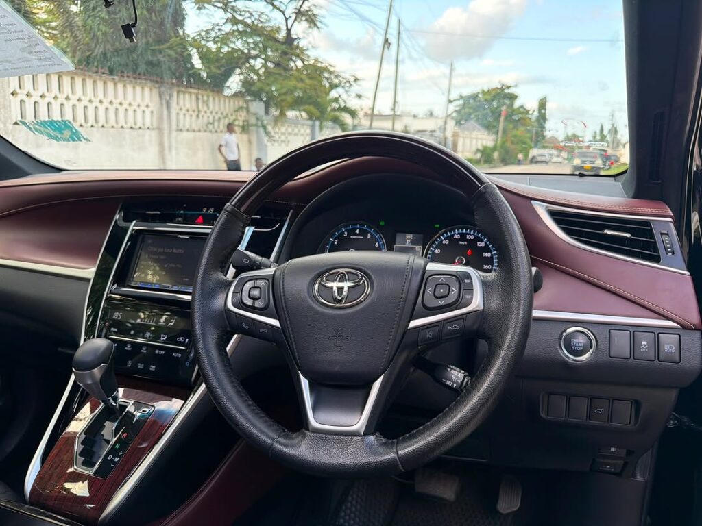 Price Toyota Harrier 2016 for Sale in Dar es Salaam