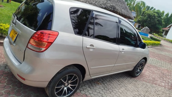 Magari Spacio 2005 lipo Dar es Salaam