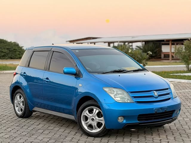 Magari Sokoni Toyota IST ya Bei Poa 2002