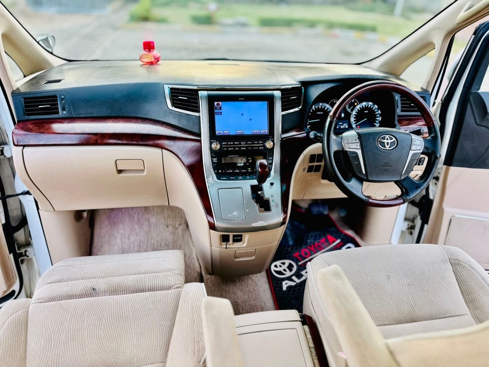 Bei ya Toyota Alphard 2008 Sokoni Mwanza Tanzania