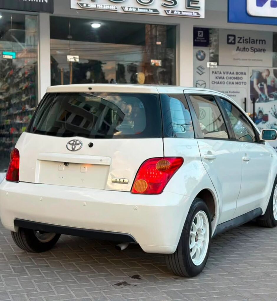 For Sale Toyota IST 2004 in Dar es Salaam