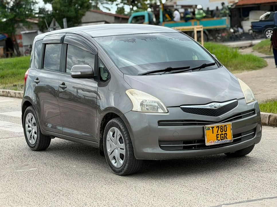 Toyota Ractis bei poa sokoni Dar es Salaam Tanzania
