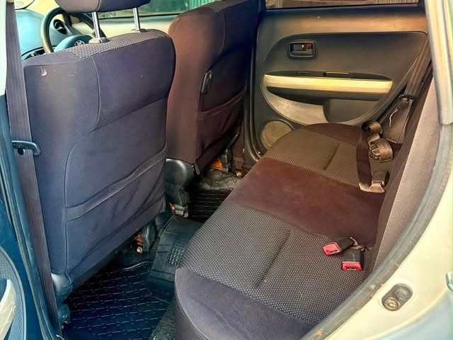 Toyota IST bei poa sokoni Dar es Salaam Tanzania