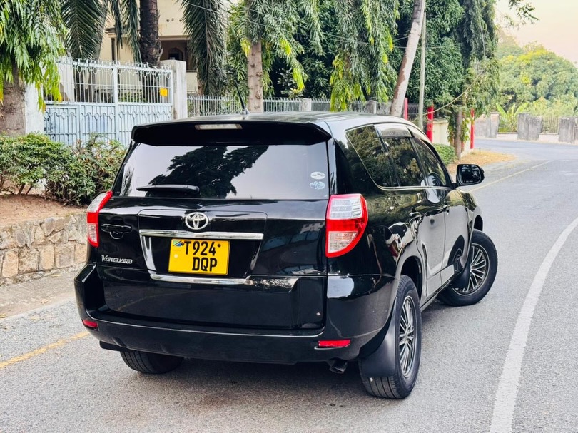Toyota Vanguard bei poa sokoni Mwanza Tanzania