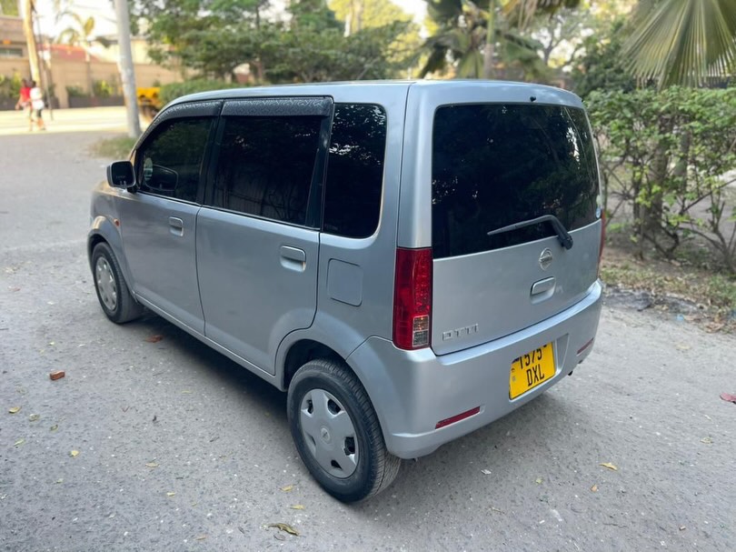 Magari Sokoni Nissan Otti ya Bei Poa 2006