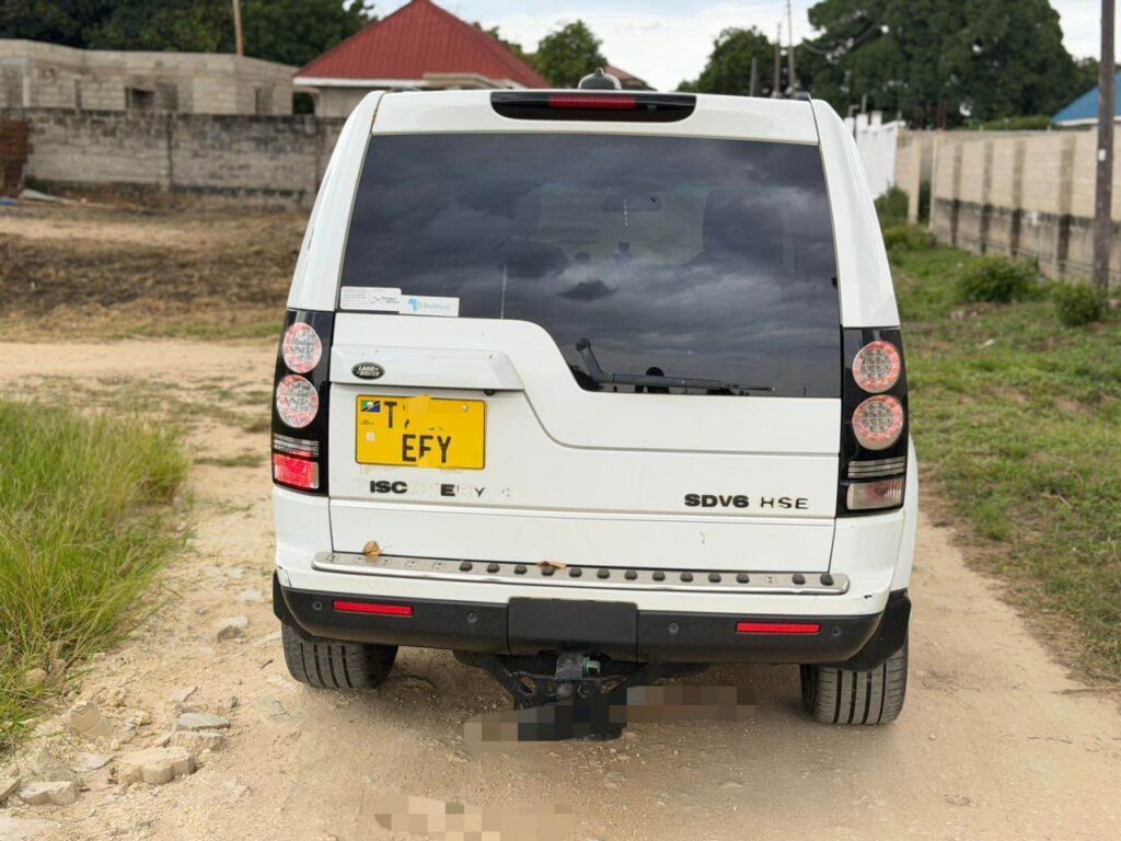 Land Rover Discovery 4 2013 for Sale in Dar es Salaam