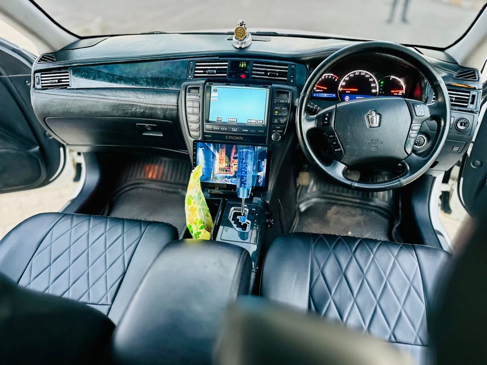 Buy Toyota Crown 2005 for Sale in Mwanza