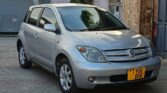 Magari Sokoni Toyota IST ya Bei Poa 2005