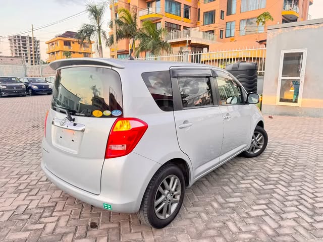 Toyota Ractis bei poa sokoni Dar es Salaam Tanzania