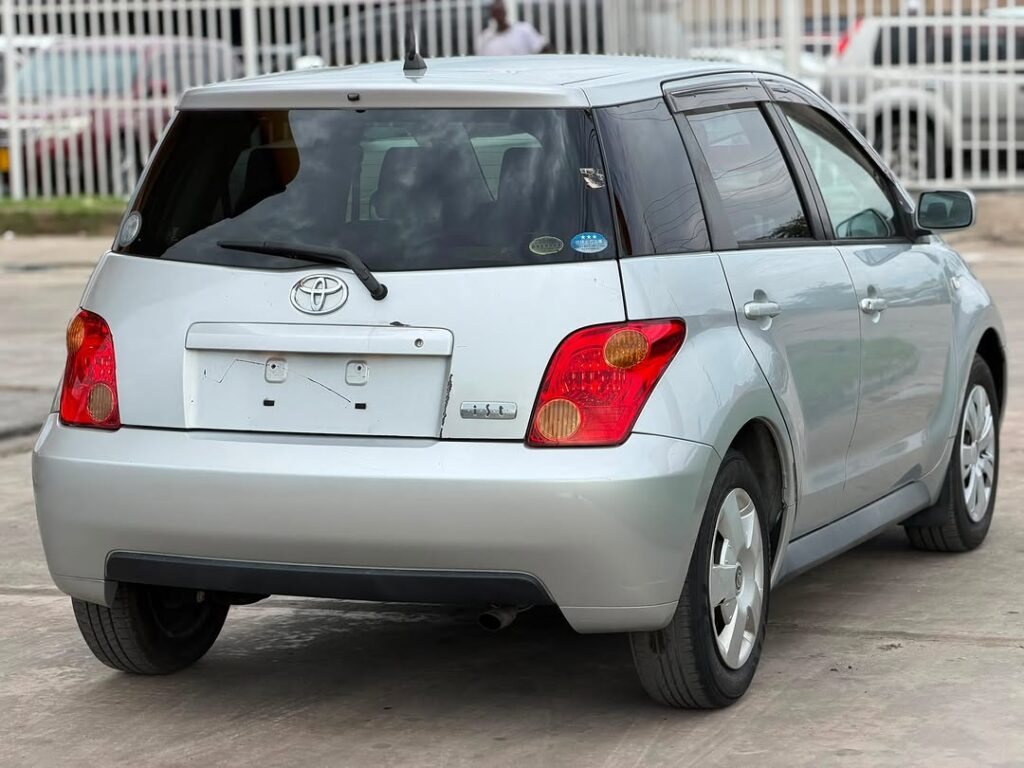 Bei ya Toyota IST 2005 Sokoni Dar es Salaam Tanzania