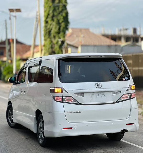 Toyota Vellfire 2010 Inauzwa Dar es Salaam Tanzania