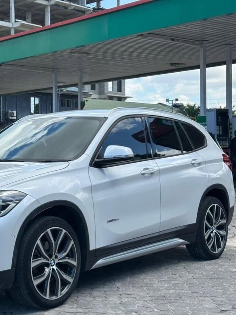 Magari Sokoni BMW X1 ya Bei Poa 2015