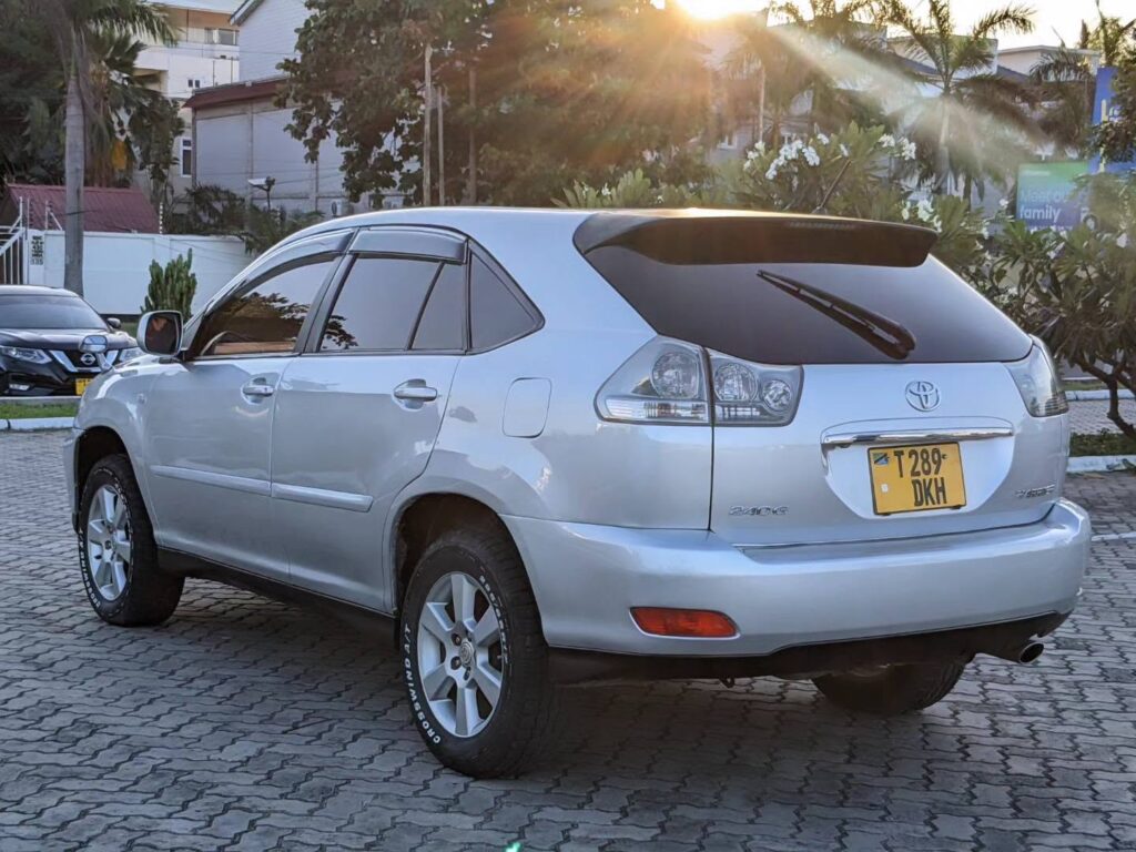 Toyota Harrier 2004 for Sale in Dar es Salaam