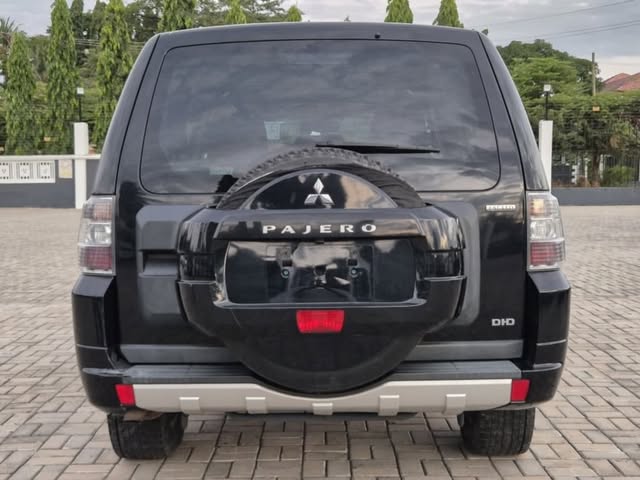 Magari Sokoni Mitsubishi Pajero ya Bei Poa 2008