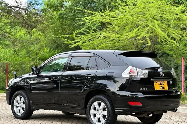 Toyota Harrier bei poa sokoni Dar es Salaam Tanzania