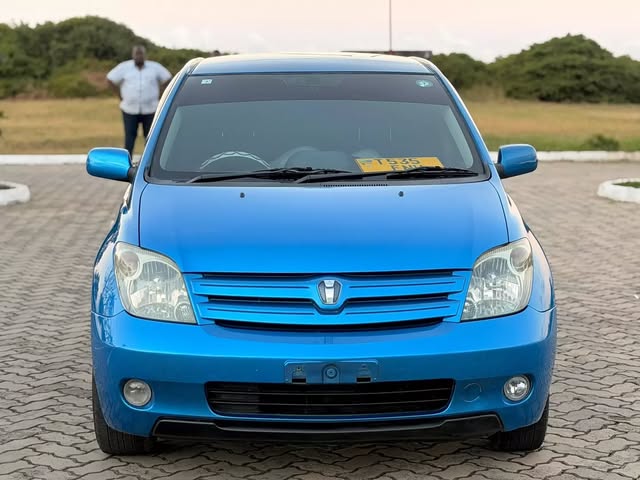 Toyota IST bei poa sokoni Dar es Salaam Tanzania