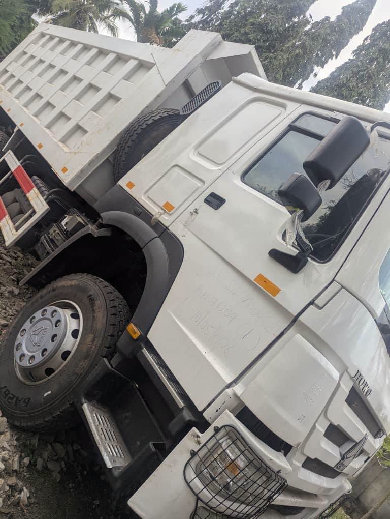 Price Of HOWO 8×4 Dump Truck 2015 for Sale in Tanzania