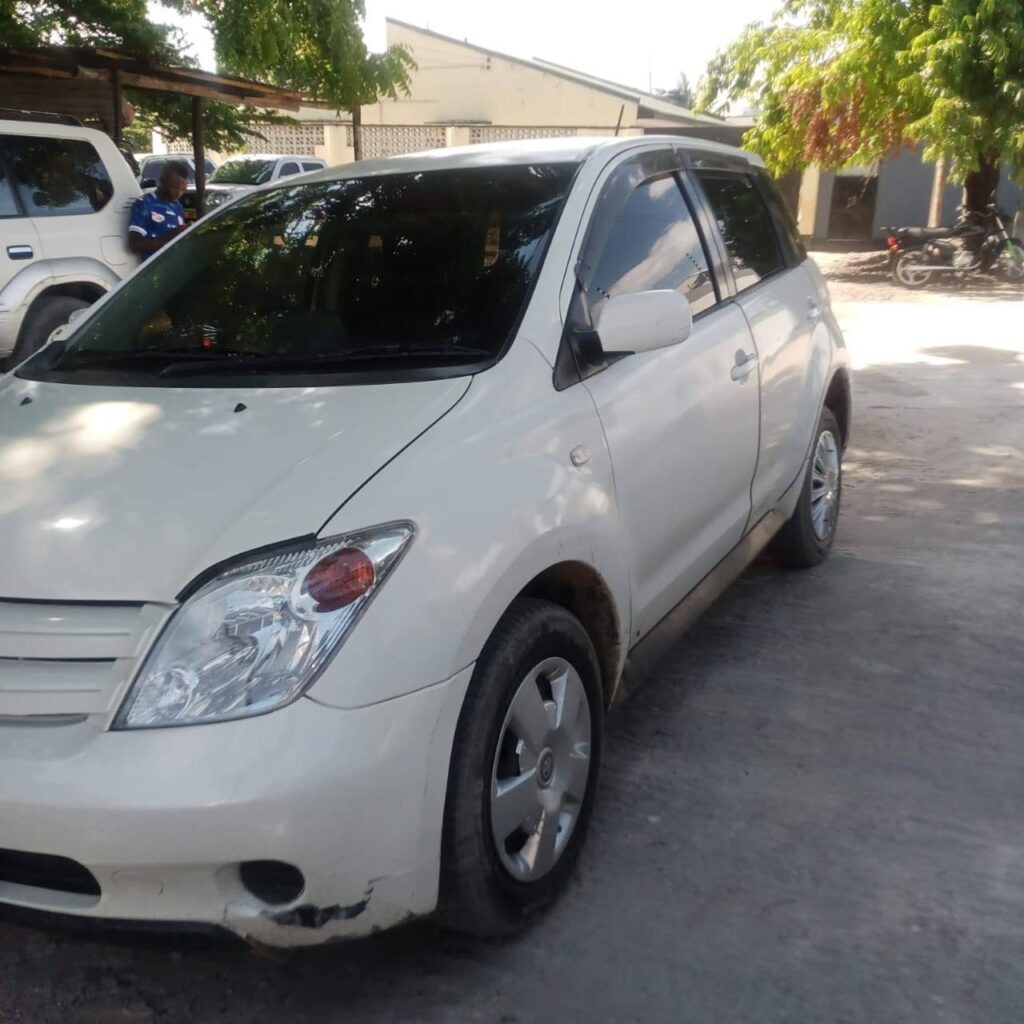 Price Toyota IST 2005 for Sale in Dar es Salaam