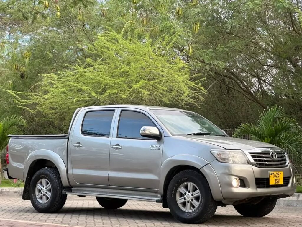 Magari Used Toyota Hilux 2015 Dar es Salaam Tanzania