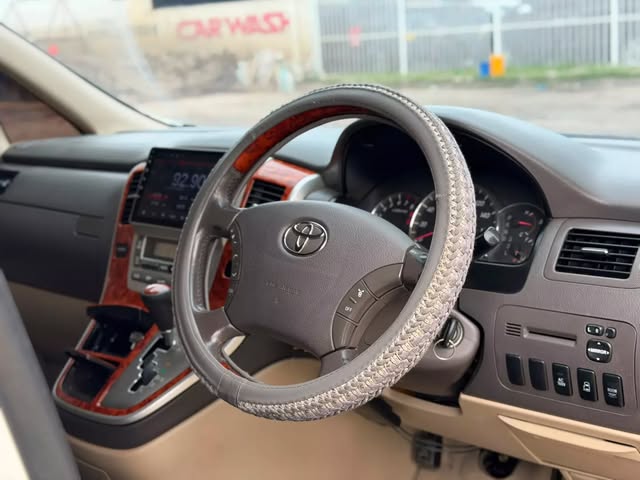 Magari Alphard 2005 lipo Dar es Salaam