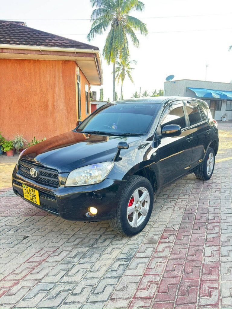 Toyota Rav4 bei poa sokoni Dar es Salaam Tanzania