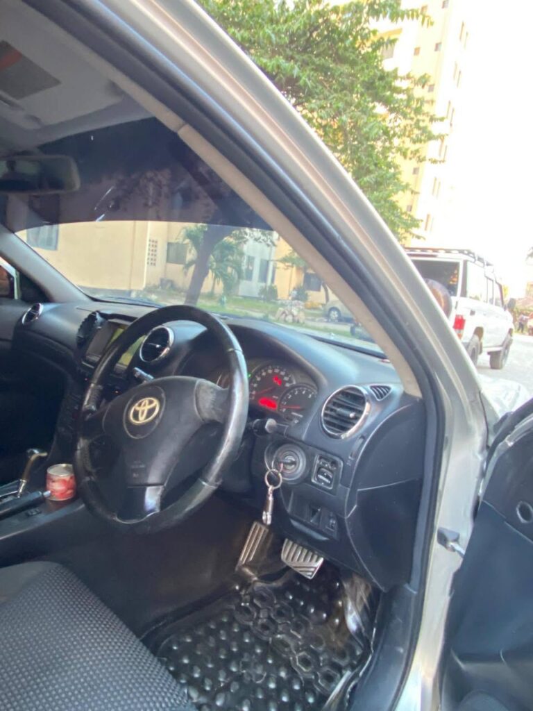 Magari Sokoni Toyota Verosa ya Bei Poa 2004