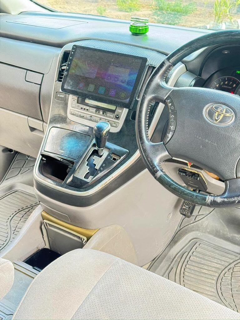 Toyota Alphard bei poa sokoni Dar es Salaam Tanzania