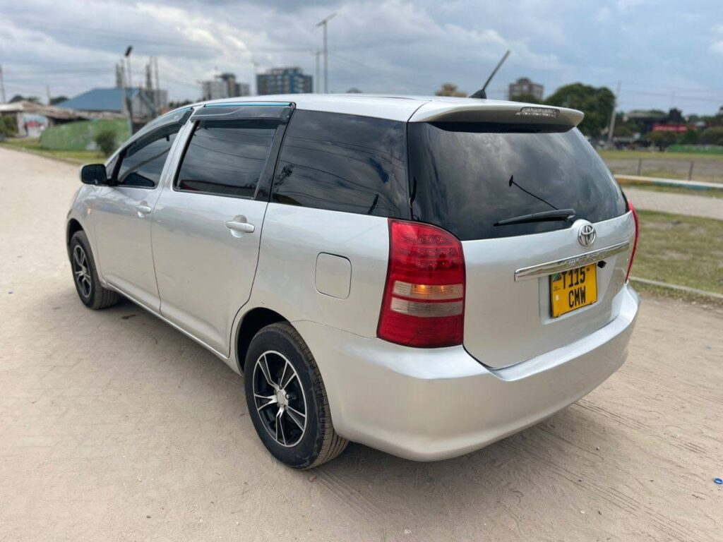 Magari Used Toyota Wish 2005 Dar es Salaam Tanzania
