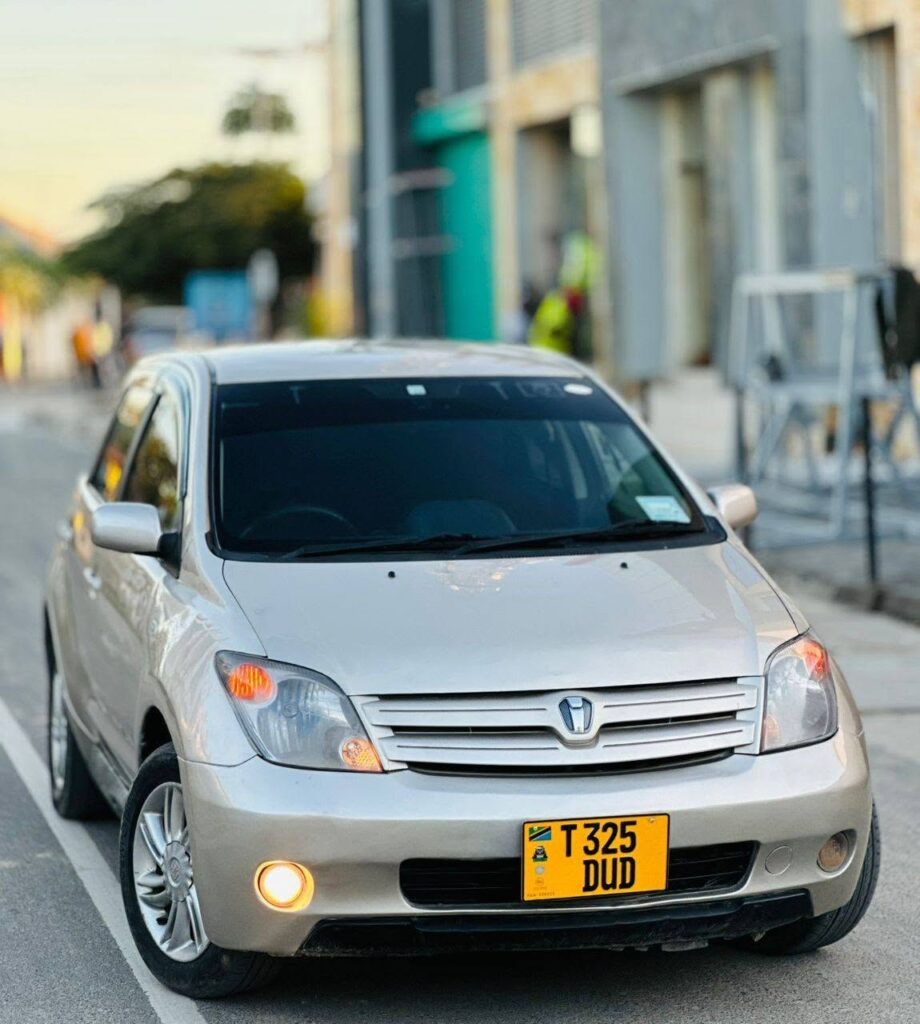 Magari IST 2005 lipo Dar es Salaam