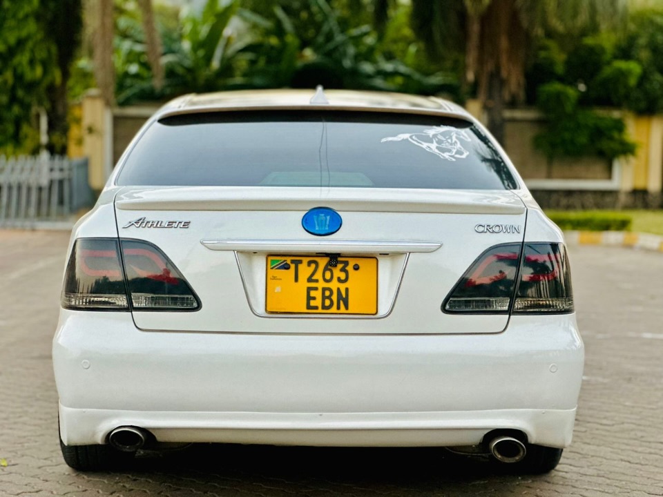 For Sale Toyota Crown 2005 in Mwanza