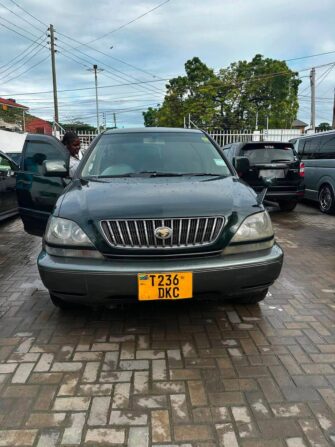 Bei Ya Toyota Harrier 2000 Sokoni Dar es Salaam Tanzania