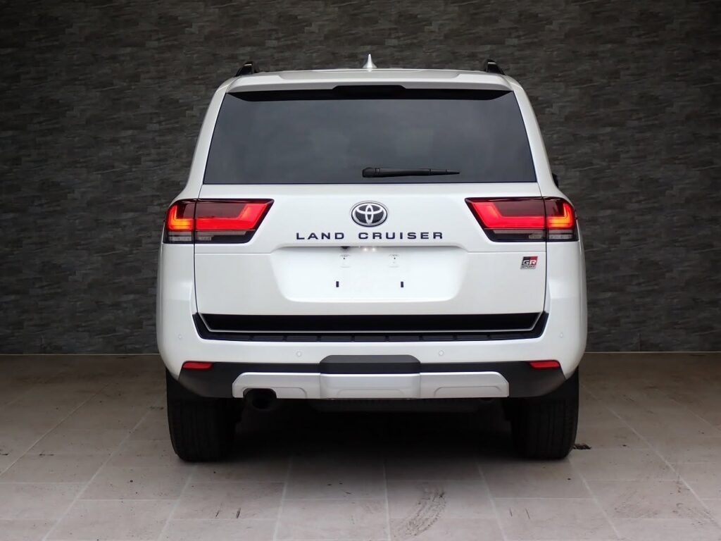 Price Toyota Land Cruiser 300 Series 2023 for Sale in Dar es Salaam