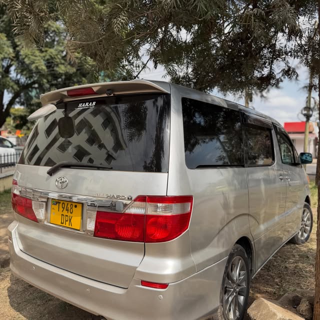 Price Toyota Alphard 2005 for Sale in Arusha
