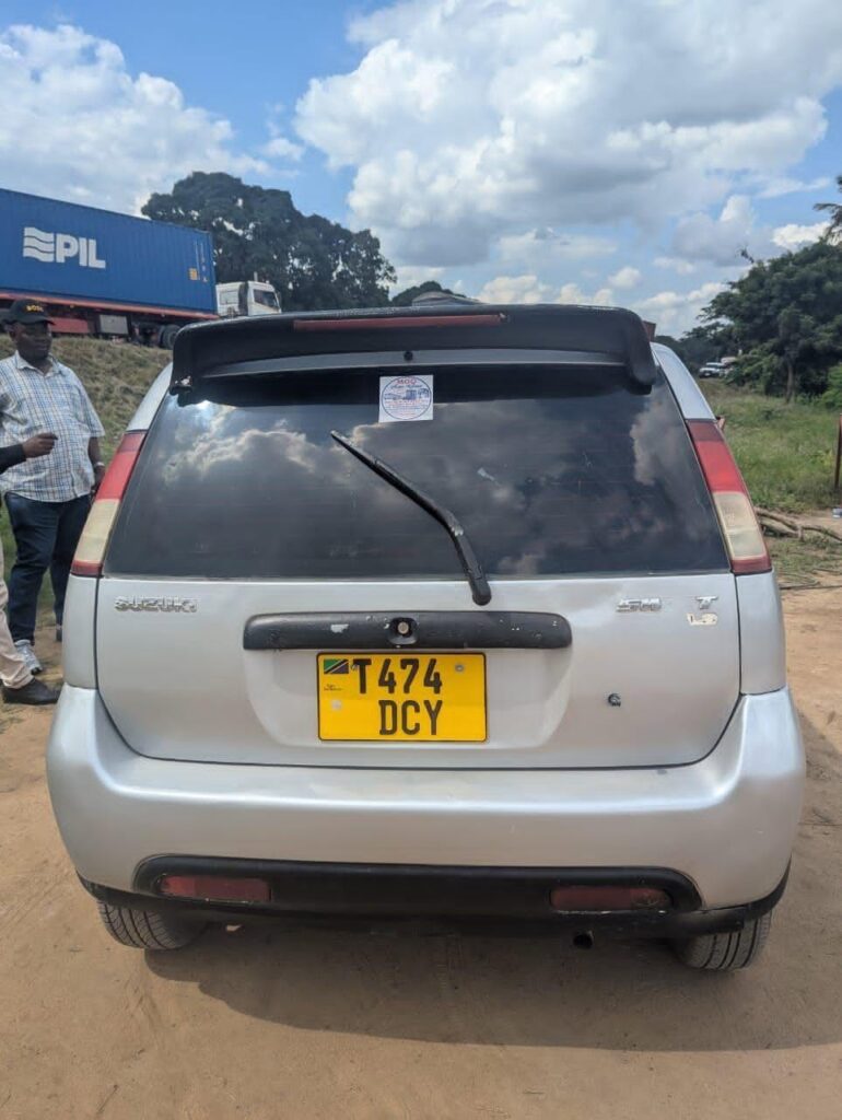 Magari Swift 2004 lipo Dar es Salaam