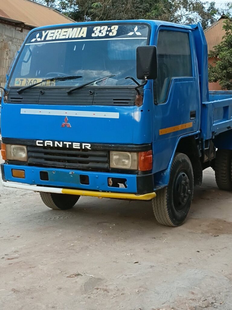 Magari Canter 2000 lipo Dar es Salaam