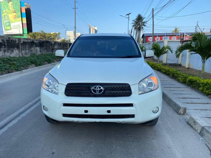 Magari Rav4 2008 lipo Dar es Salaam