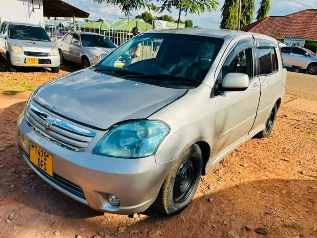 Toyota Raum bei poa sokoni Mwanza Tanzania