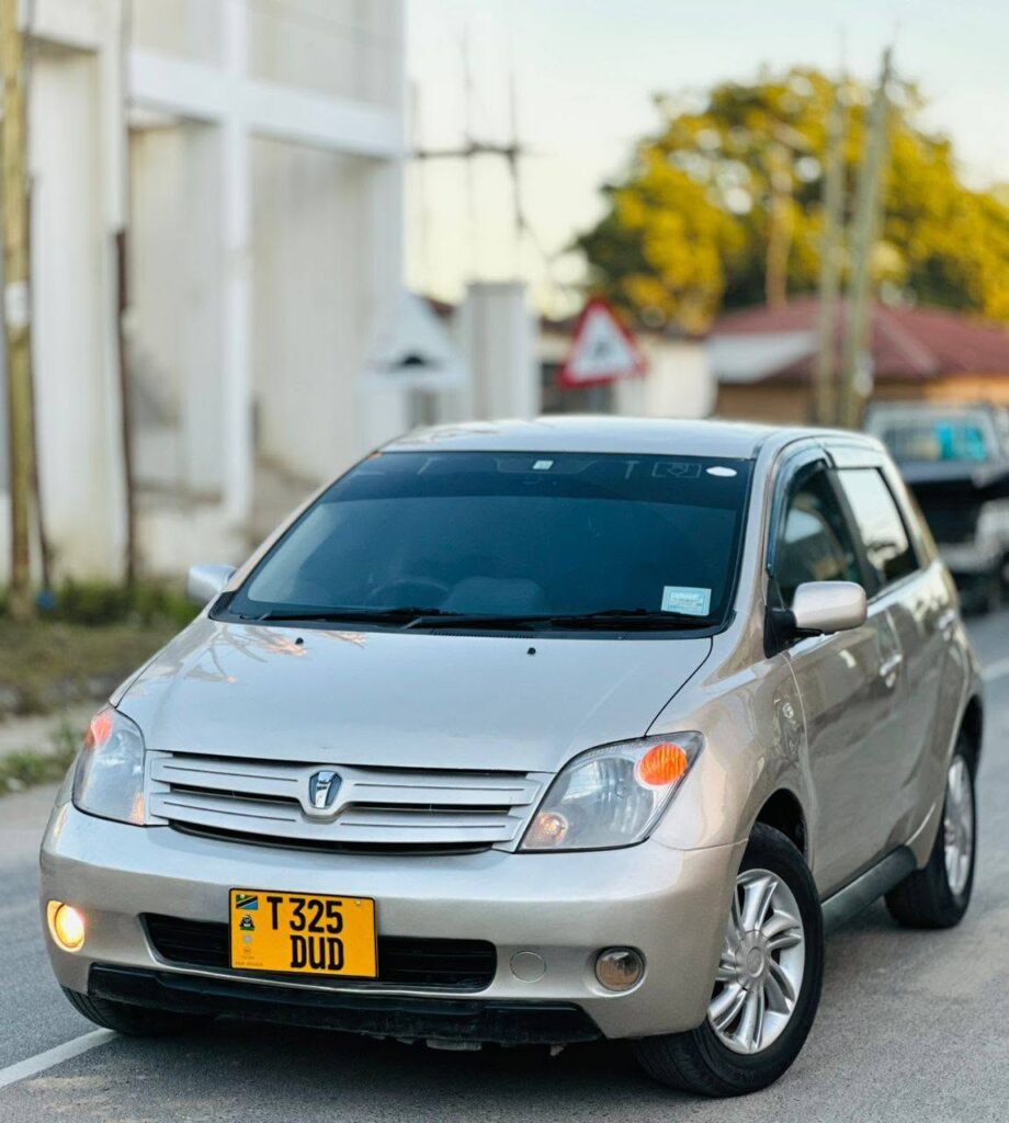 Magari Used Toyota IST 2005 Dar es Salaam Tanzania