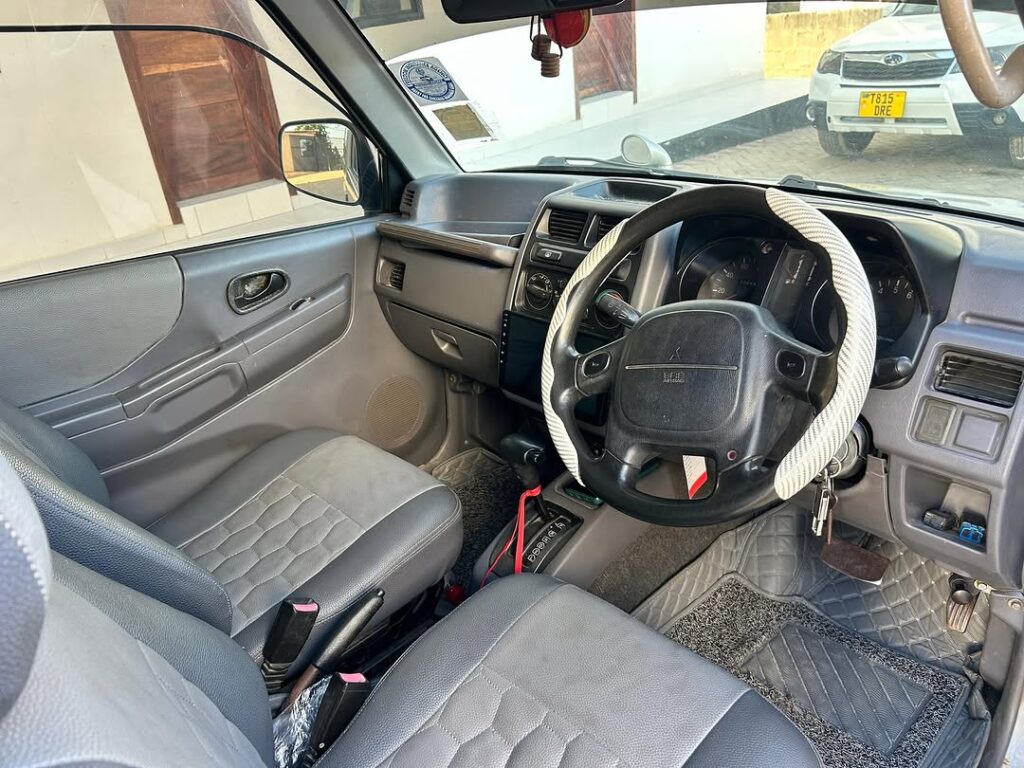 Price Mitsubishi Pajero 2000 for Sale in Dar es Salaam