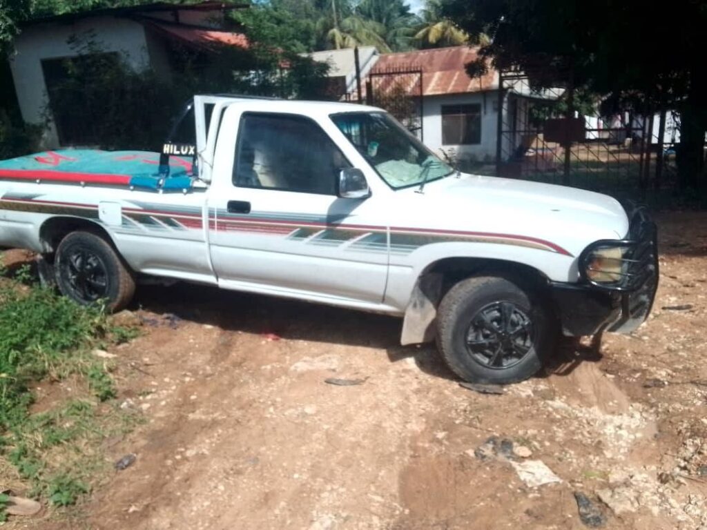 Magari Hilux 1995 lipo Dar es Salaam