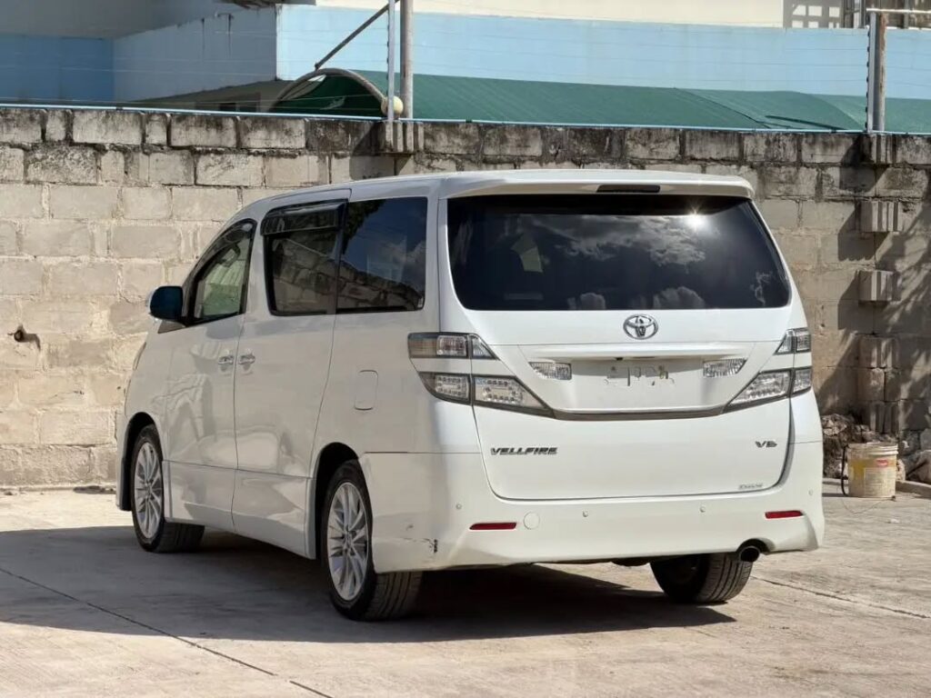Magari Sokoni Toyota Vellfire ya Bei Poa 2009
