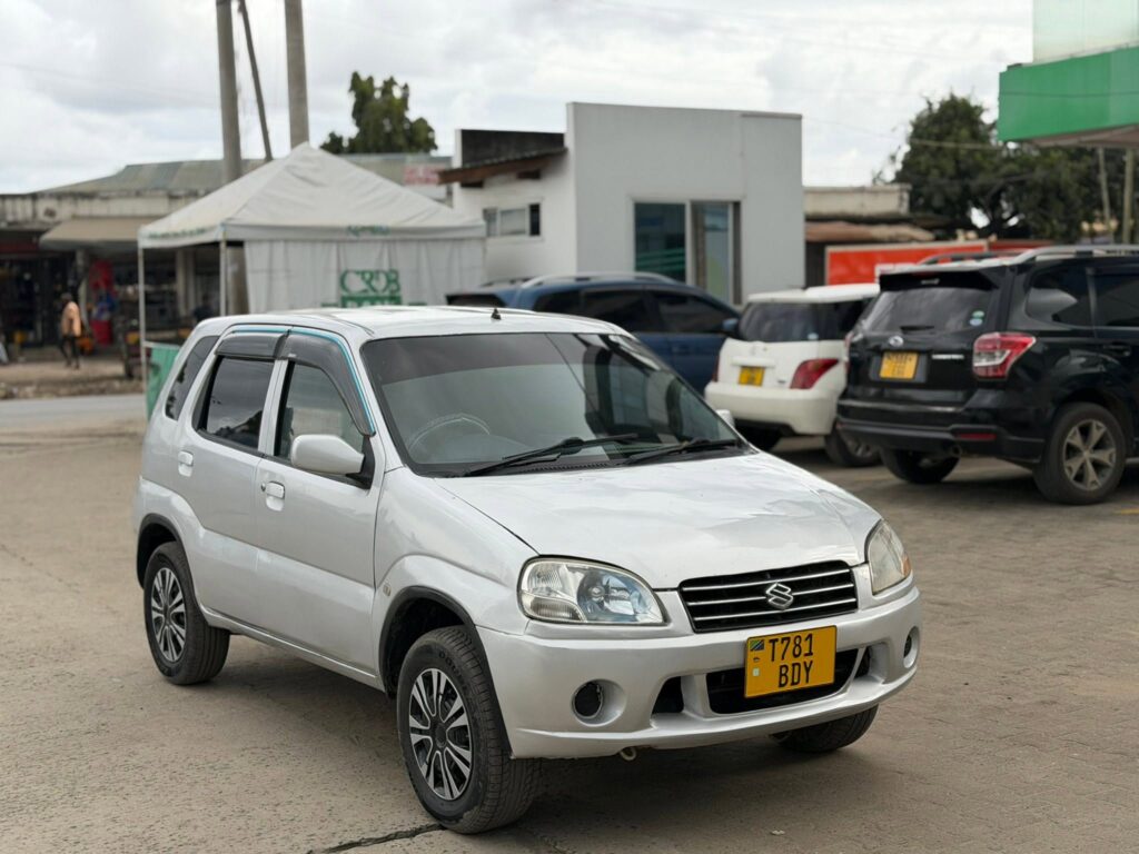 Magari Sokoni Suzuki Swift ya Bei Poa 2003