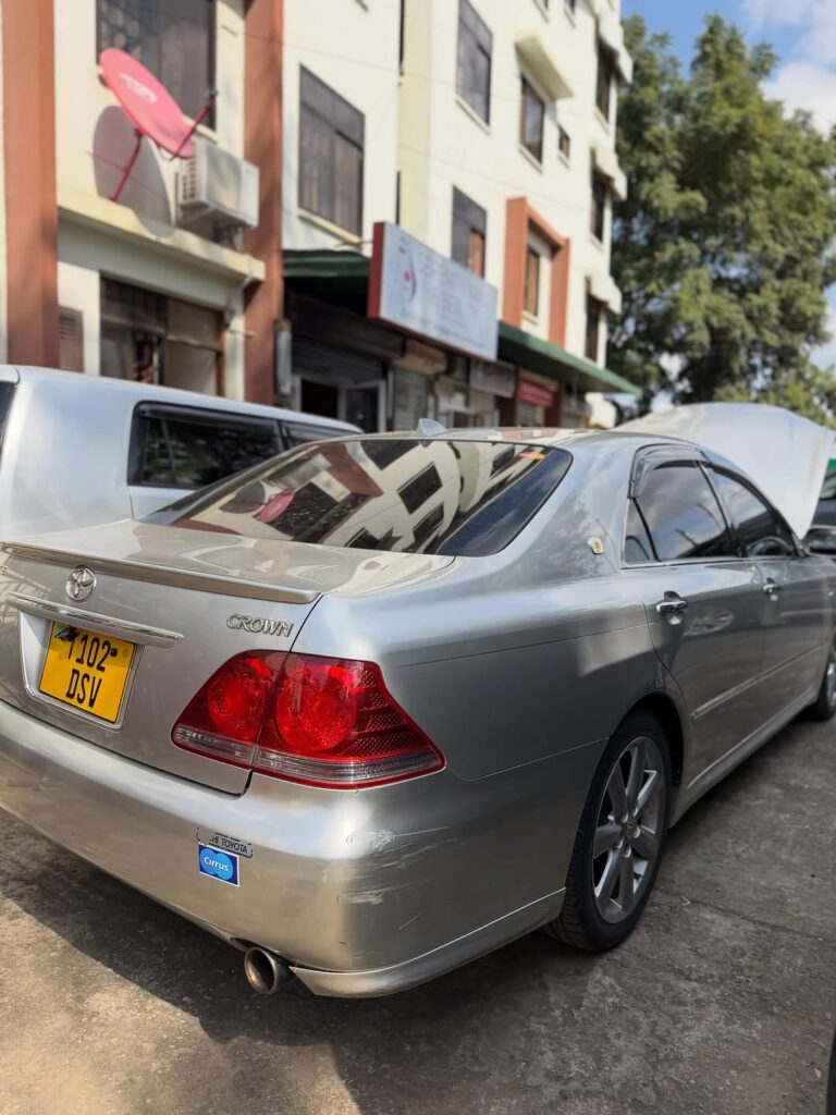 For Sale Toyota Crown 2006 in Arusha