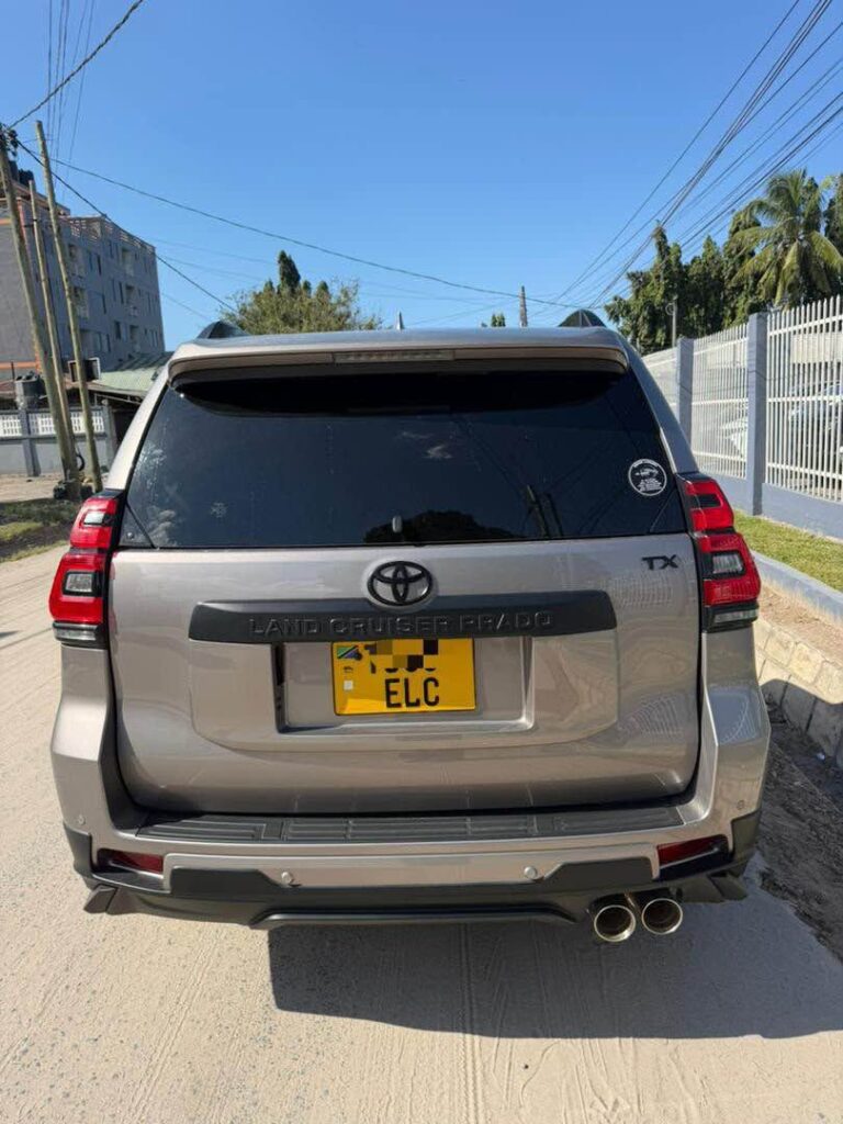 Toyota Land Cruiser Prado bei poa sokoni Dar es Salaam Tanzania