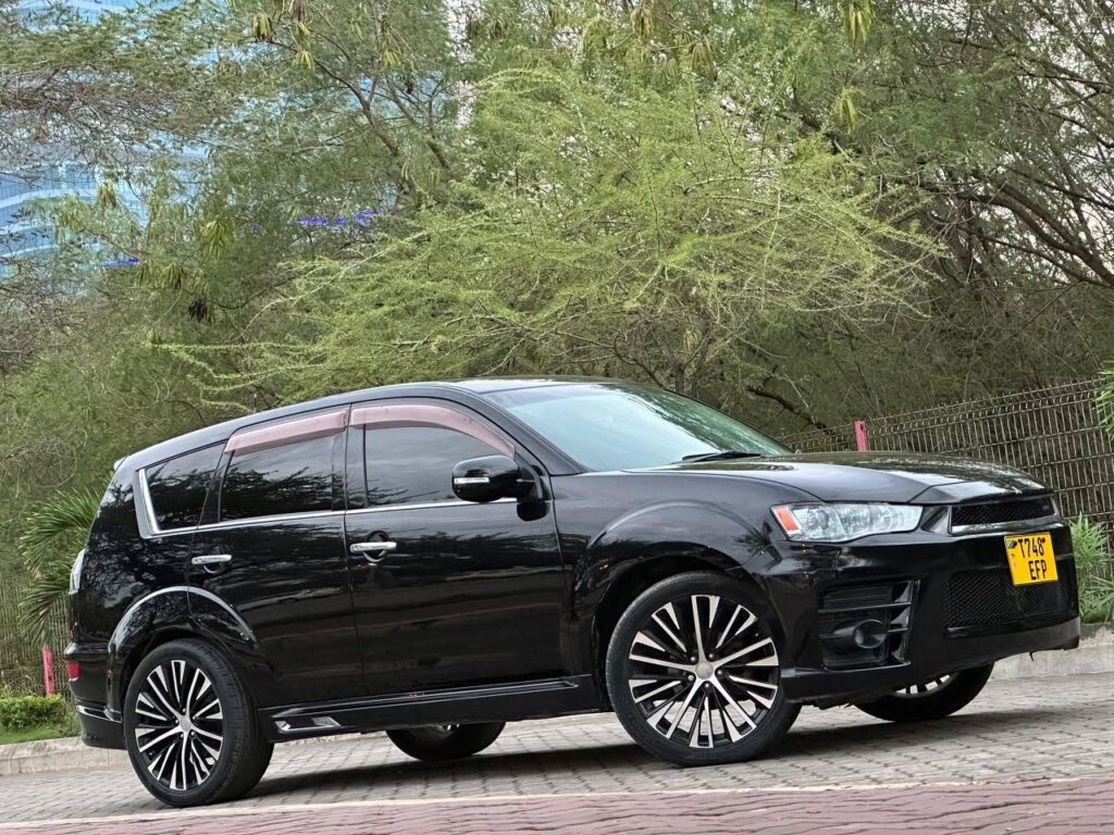 Magari Sokoni Mitsubishi Outlander ya Bei Poa 2010