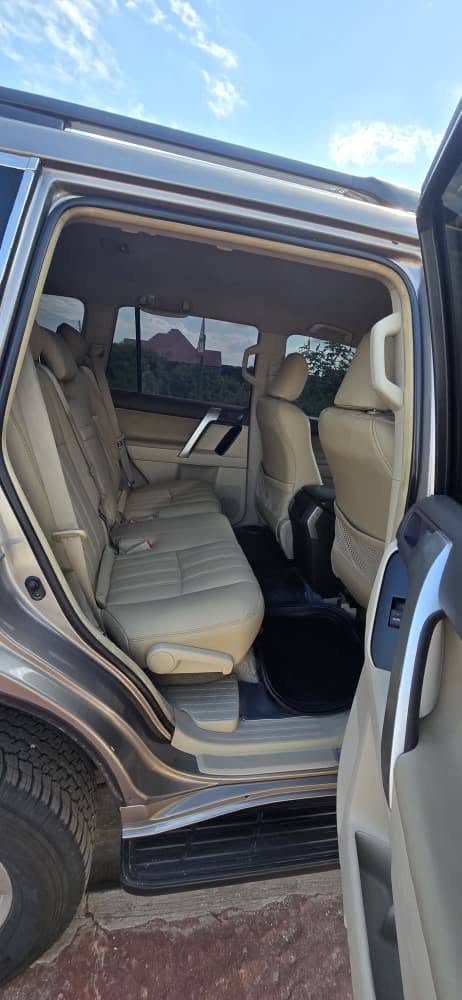 Magari Sokoni Toyota Land Cruiser Prado ya Bei Poa 2018