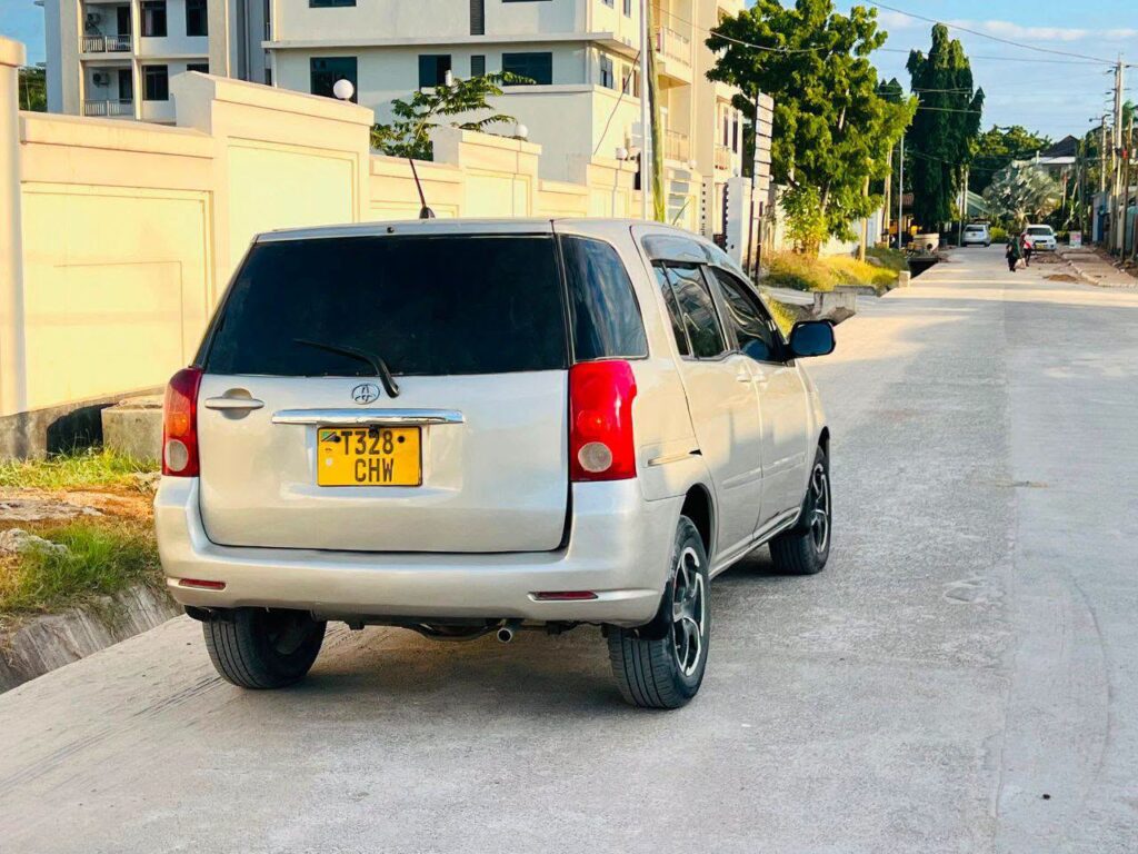 Magari Used Toyota Raum 2005 Dar es Salaam Tanzania