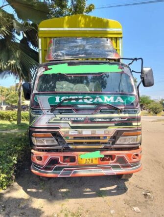 Bei Ya Mitsubishi Fuso 2000 Sokoni Dar es Salaam Tanzania