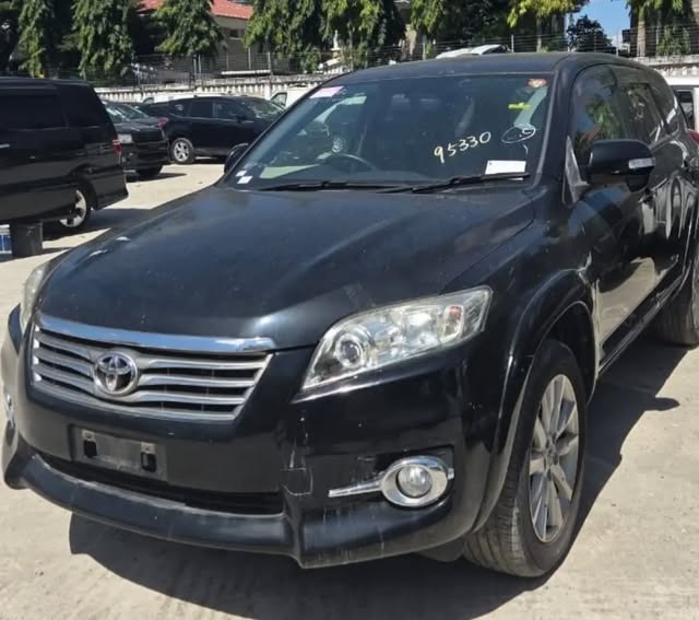 Toyota Vanguard bei poa sokoni Dar es Salaam Tanzania